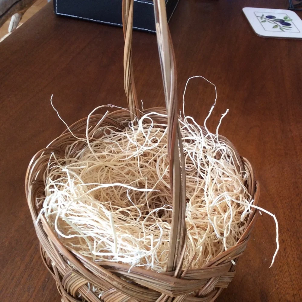 Pair‎ of Twee Little Easter Baskets with Excelsior